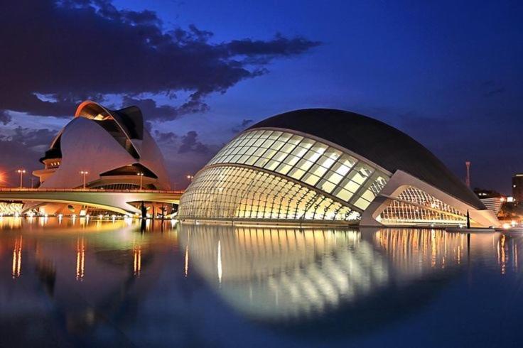 Apartamentos Ciudad De Las Artes Y Las Ciencias Valencia Exterior photo
